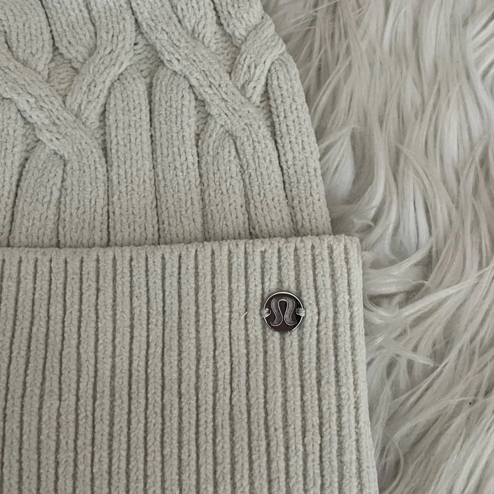 {Lululemon} Cable-Knit Pom-Pom Beanie Hat in Bone - Womens One Size - NWT